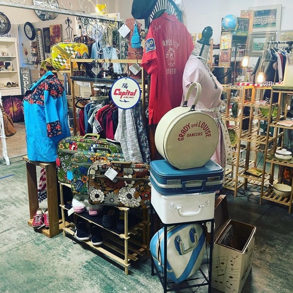 Meet your Posher, Traci - Picture 6 of 16